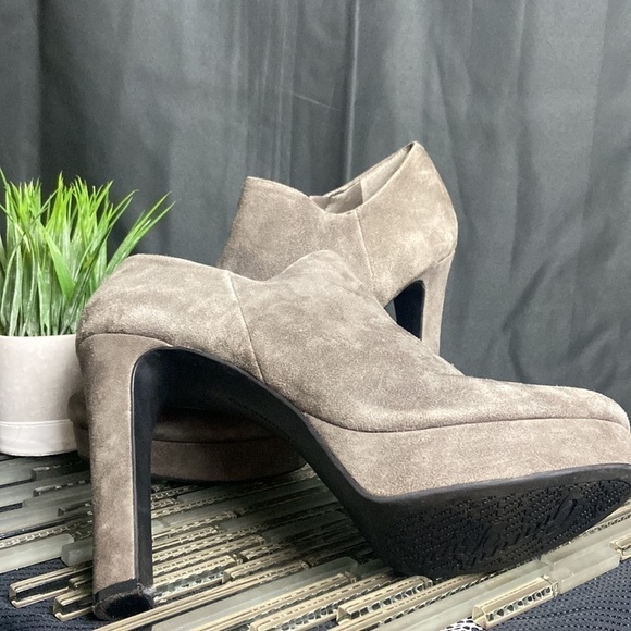 Host Pick 🎉Gianni Bini Suede Leather Booties 💕 - Picture 8 of 10